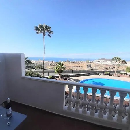 1 Bedroom Giuly Sea Views In Cristianos * 洛斯克里斯蒂亚诺斯
